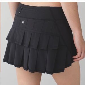 EUC Lululemon Pace Setter Skirt